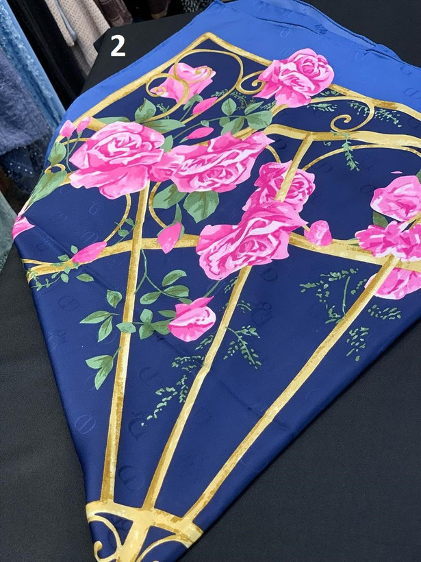 روسری ابریشم ژاکارد دو رو قواره 120 کد 31 طرح 2