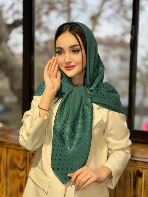 روسری حریر ژاکارد گل برجسته قواره120