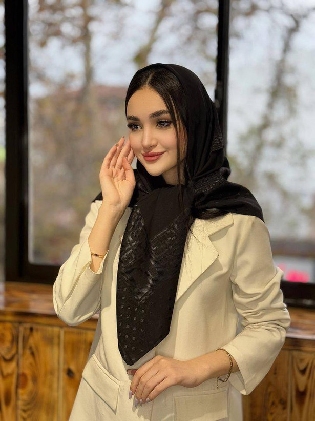 روسری حریر ژاکارد گل برجسته قواره120