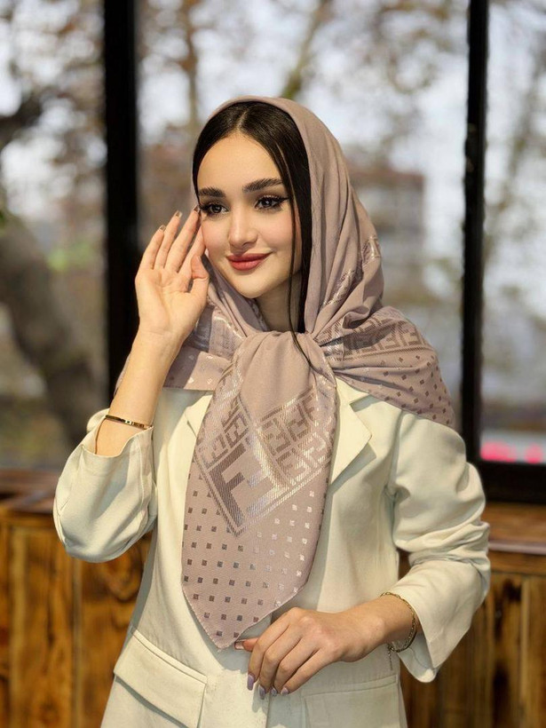 روسری حریر ژاکارد گل برجسته قواره120