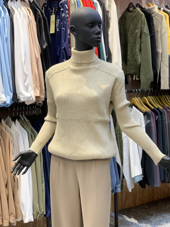 بلوز بافت گپ وارداتی یقه اسکی گرم بالا