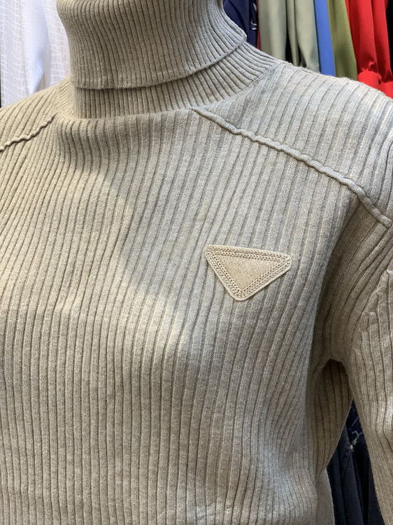 بلوز بافت گپ وارداتی یقه اسکی گرم بالا