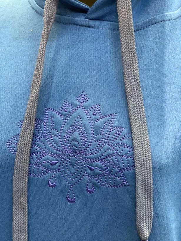 هودی دورس سه نخ جلو گلدوزی