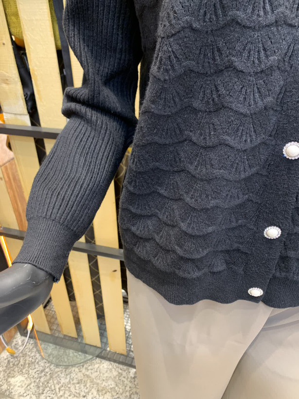 ژاکت گپ بافت جلو دکمه مروارید وارداتی