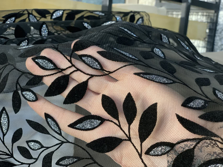 شال توری مخمل برجسته اکلیلی