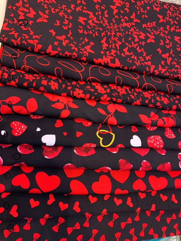 روسری دخترانه قرمز مشکی