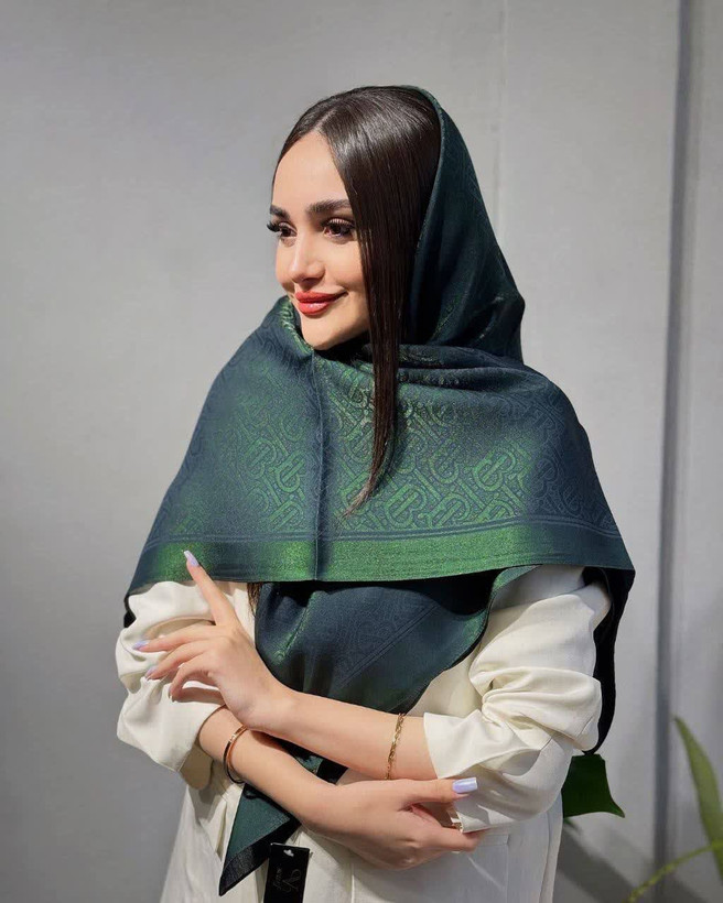 روسری کریستال شاین طرح باربری