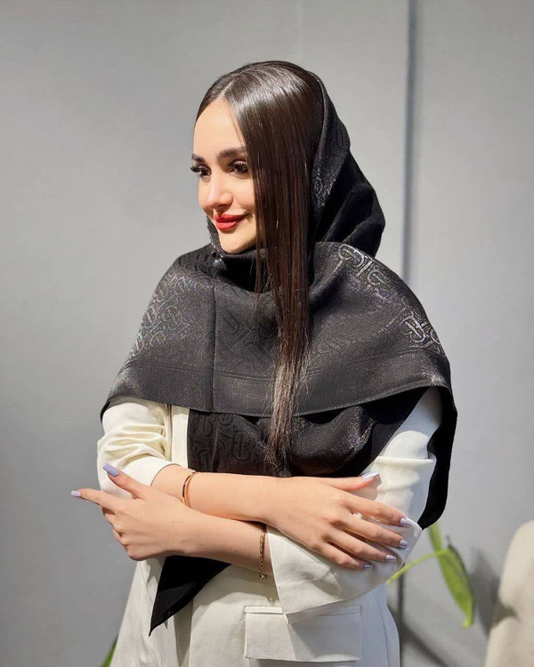 روسری کریستال شاین طرح باربری