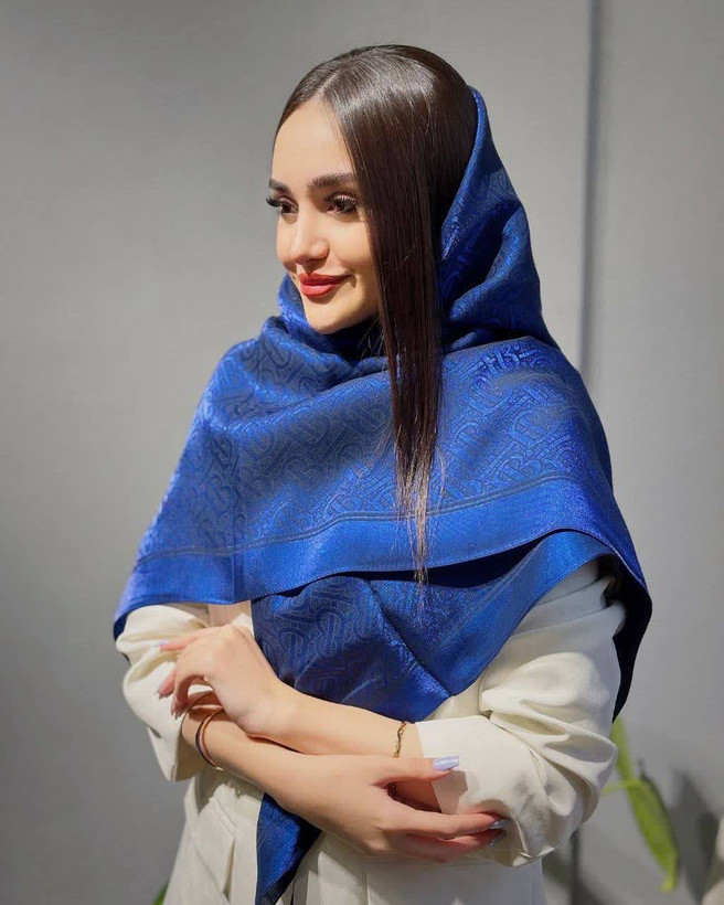 روسری کریستال شاین طرح باربری