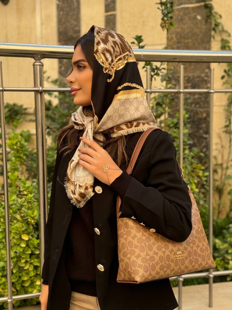 روسری ابریشم تویل دور ریش